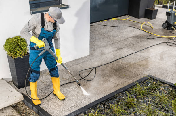 Best Deck Pressure Washing  in Fruitville, FL